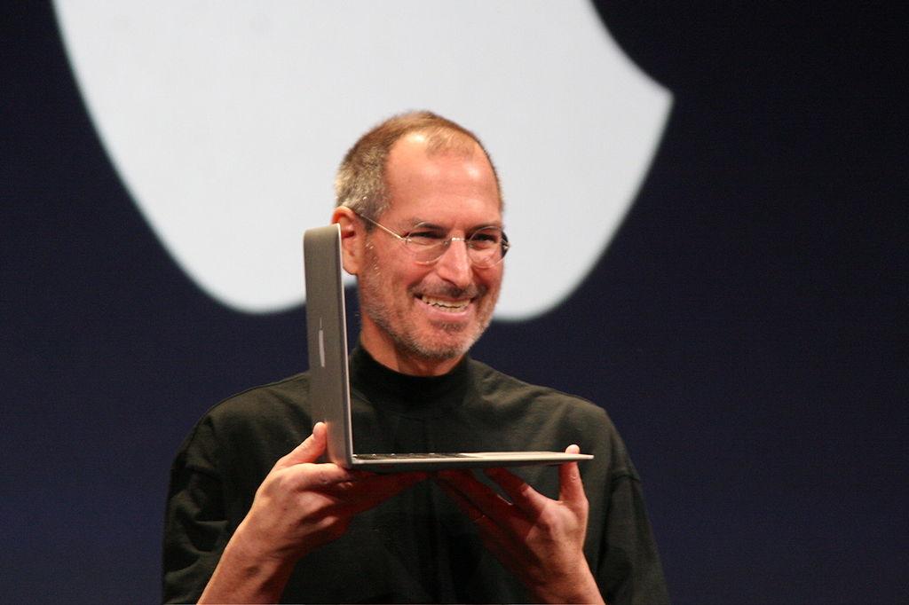 1024px-Steve_Jobs_with_MacBook_Air_2